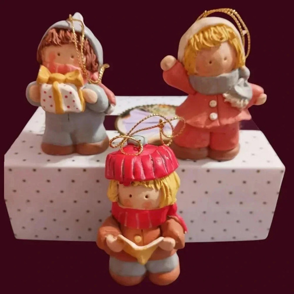 Pat  olson Vintage Christmas Caroler Figurine Set Of 3 children - Picture 1 of 8
